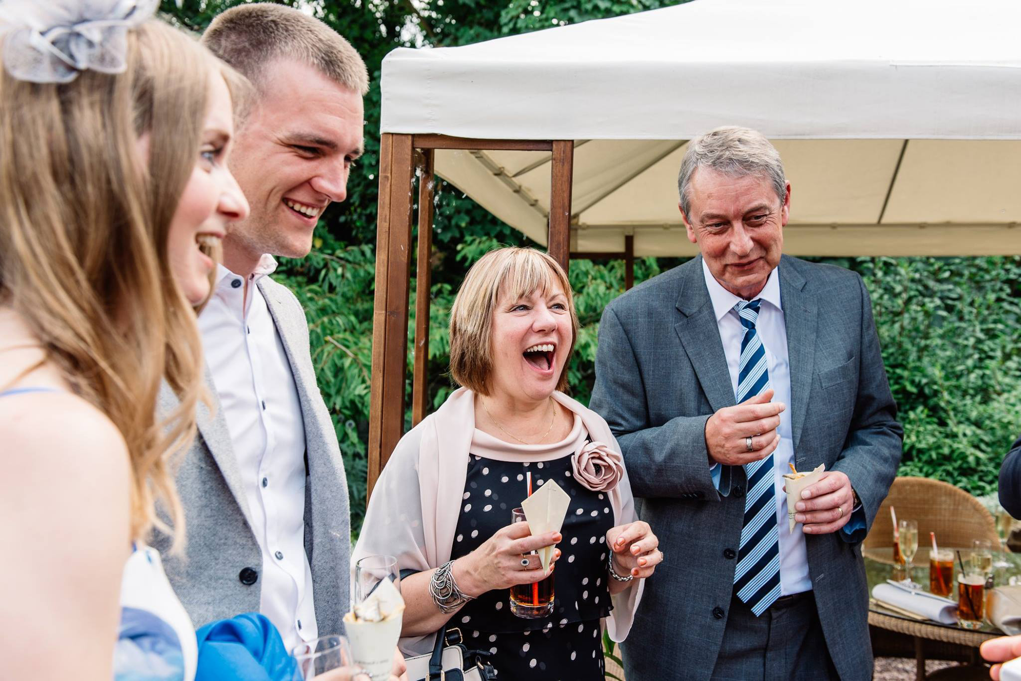Close-up mind reading performance